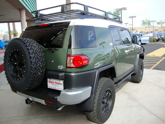 TOYOTA FJ CRUISER