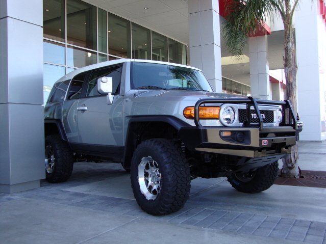 TOYOTA FJ CRUISER