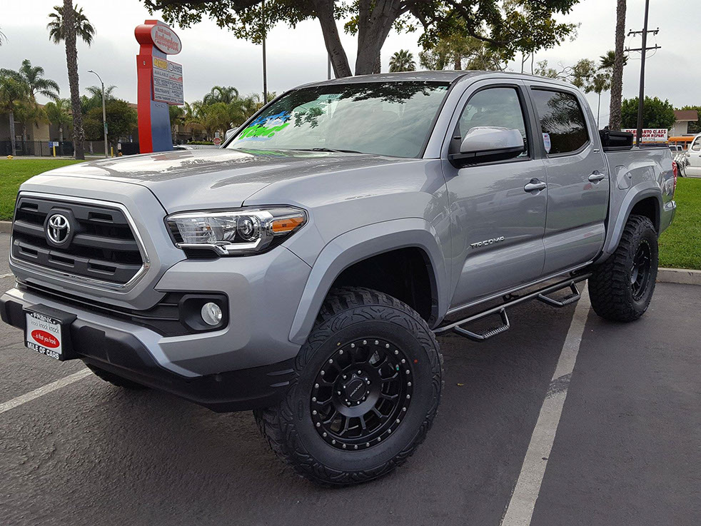 TOYOTA TACOMA